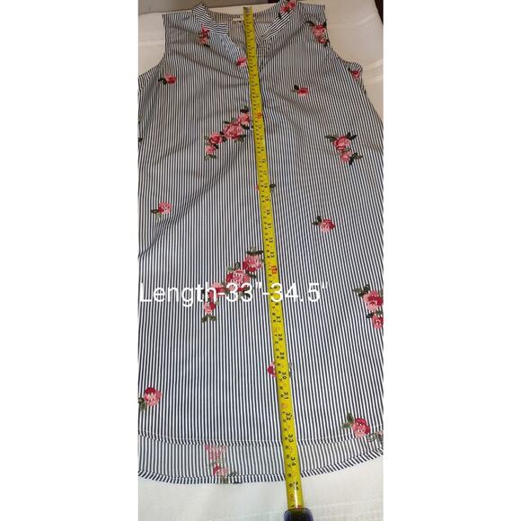 Mystree Top Shirt Womens Small Blue White Pinstripe Embroidered Flowers Nautical - Picture 12 of 14